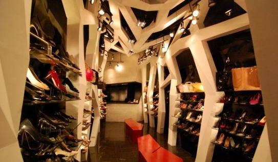 从三个服装品牌门店退换货案例谈服务的无止境0.jpg