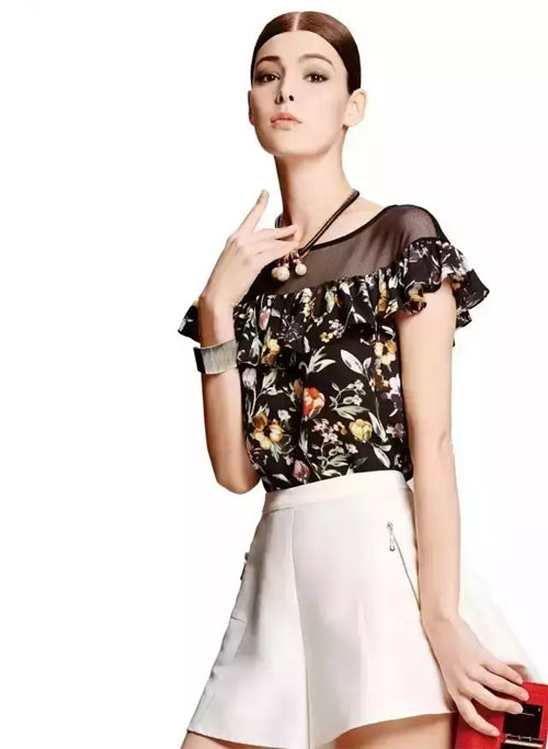 美腿新主张 短裤来帮忙1.jpg