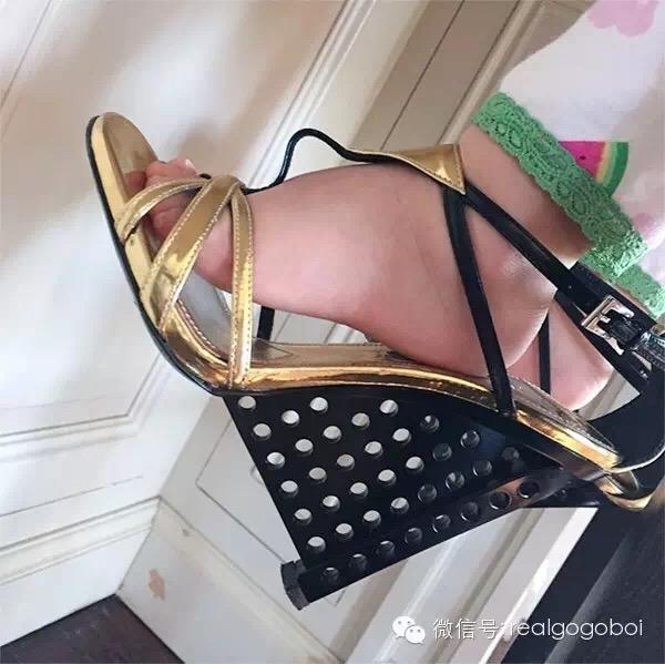 哪个娃才是贝嫂挑选的继承人?8.jpg