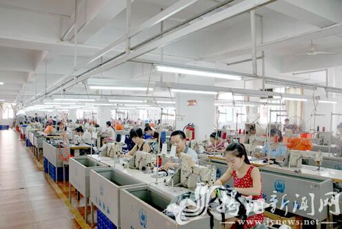 普宁市:力促纺织服装产业向快时尚服装转型0.png