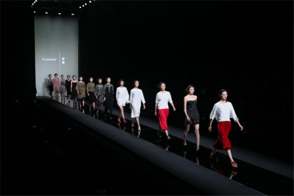FASHIONSOURCE博览会暨第18届服装贴牌&面辅料展首日捷报5.jpg
