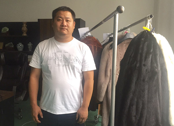杨伟东 去年大火烧掉他全部家当 今年再度登顶天猫皮草前三 0.jpg