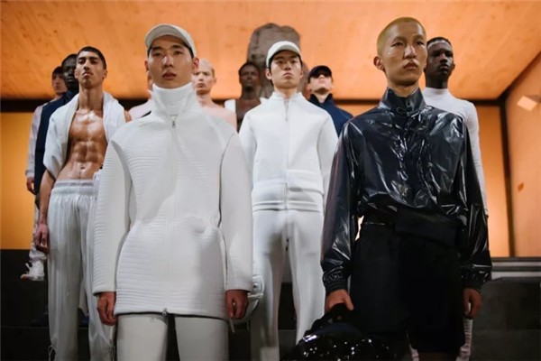 英国不只有Burberry ,还有这20个英国新锐时尚品牌1.jpg