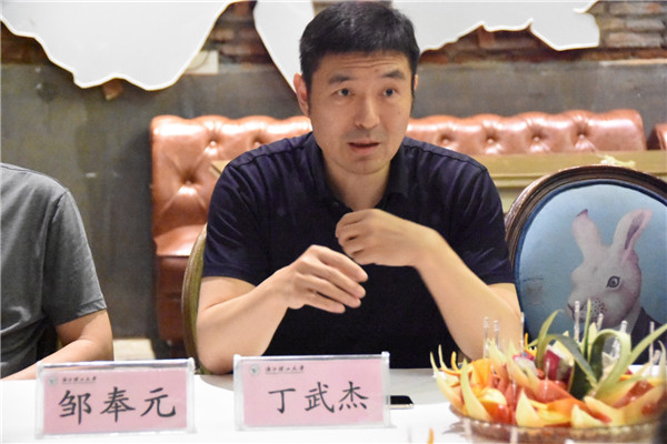 各大企业竞相争抢的“香饽饽”是商业型人才吗?10.jpg