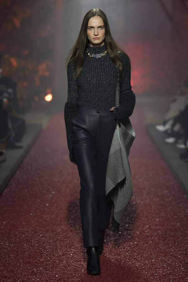Hermès 2018秋冬系列时装秀 邂逅一场“血色浪漫”
