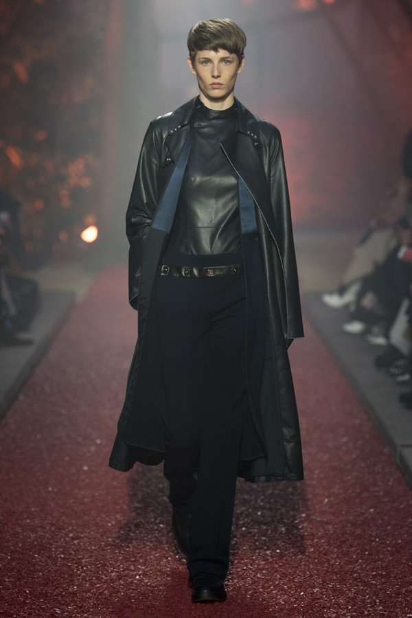 Hermès 2018秋冬系列时装秀 邂逅一场“血色浪漫”