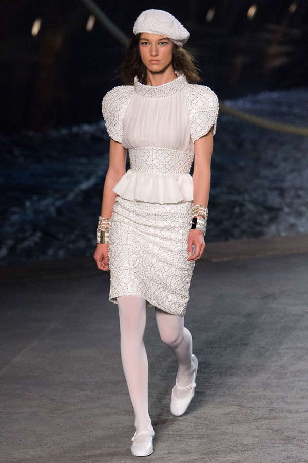 Chanel 2019早春度假系列 老佛爷在巴黎大皇宫造了一艘邮轮！