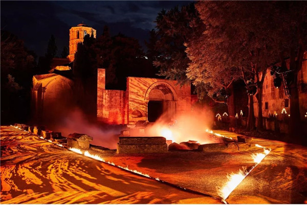 Gucci 2019早春时装秀：上演一场古墓丽影奇幻之旅