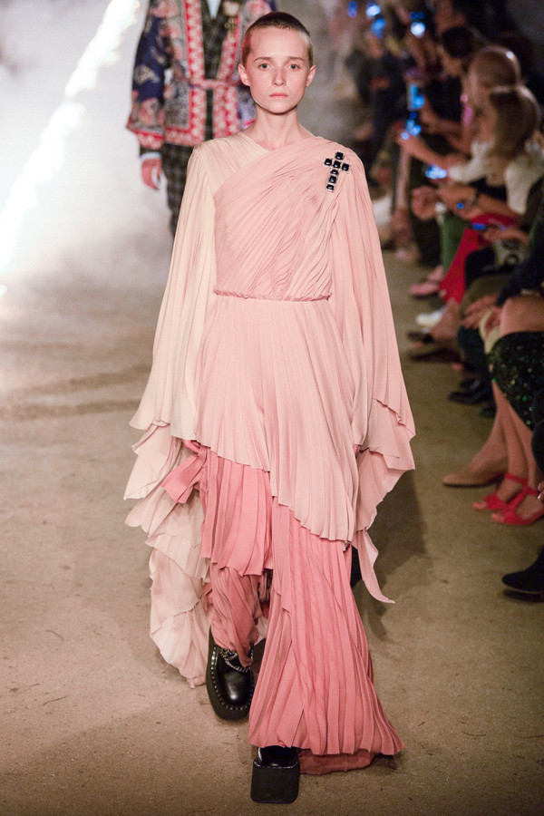 Gucci 2019早春时装秀：上演一场古墓丽影奇幻之旅