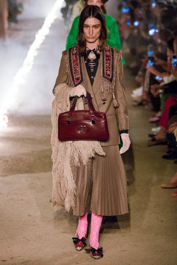 Gucci 2019早春时装秀：上演一场古墓丽影奇幻之旅