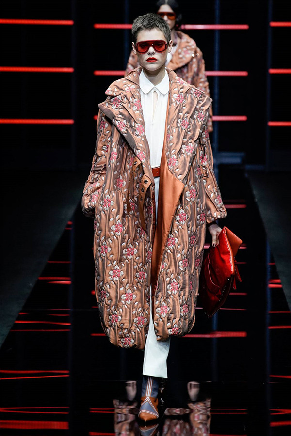 Giorgio Armani 2019秋冬米兰时装秀