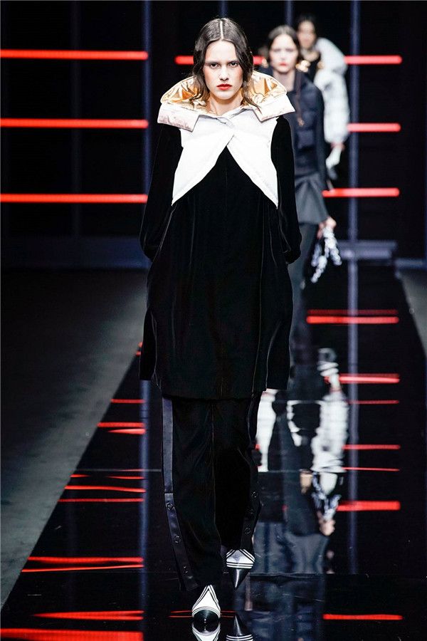 Giorgio Armani 2019秋冬米兰时装秀