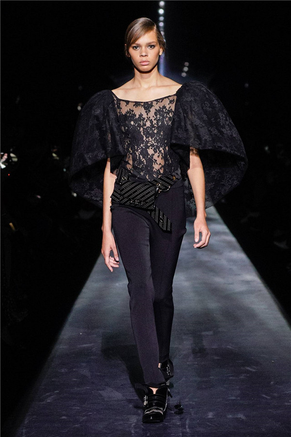 Givenchy 2019秋冬巴黎时装周