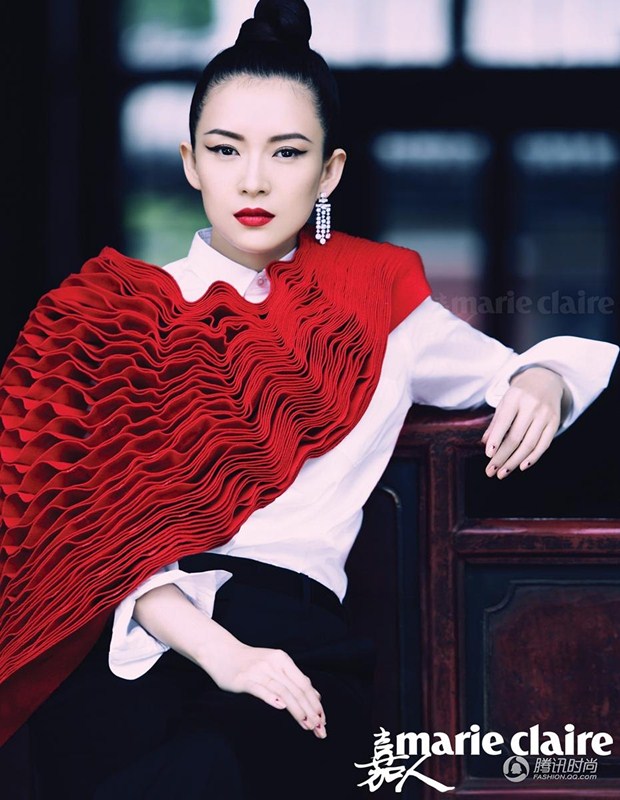 “准妈妈”章子怡封面大片 冷艳侠女不可方物