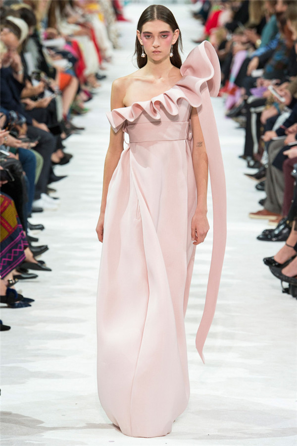 自由狂想 Valentino 2018春夏时装秀