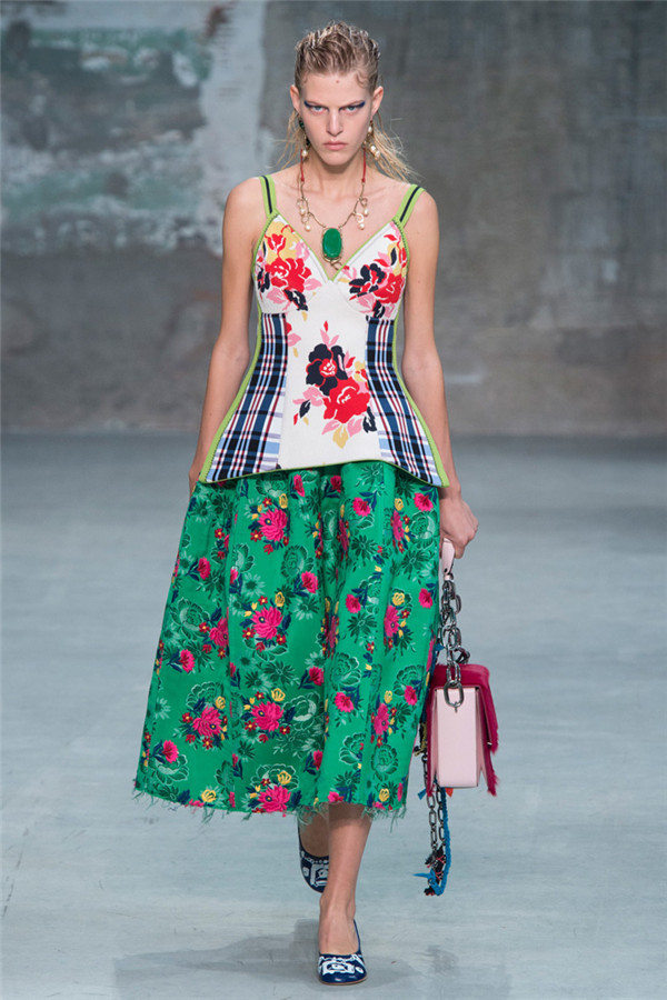 MARNI 2018春夏时装秀 梦幻花园的寻宝之旅