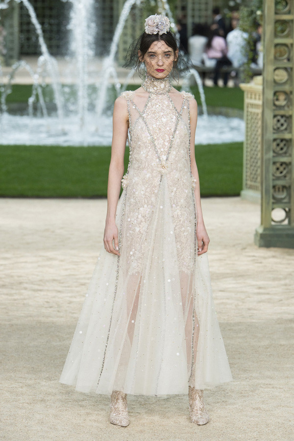 CHANEL 2018春夏高定秀：法式花园的唯美浪漫