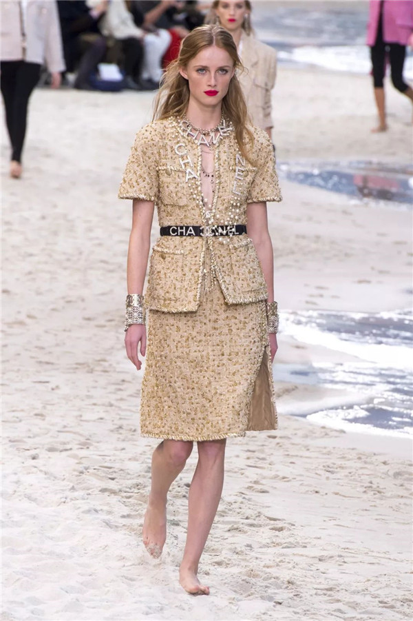 海滩度假女郎，Chanel 2019春夏系列大秀