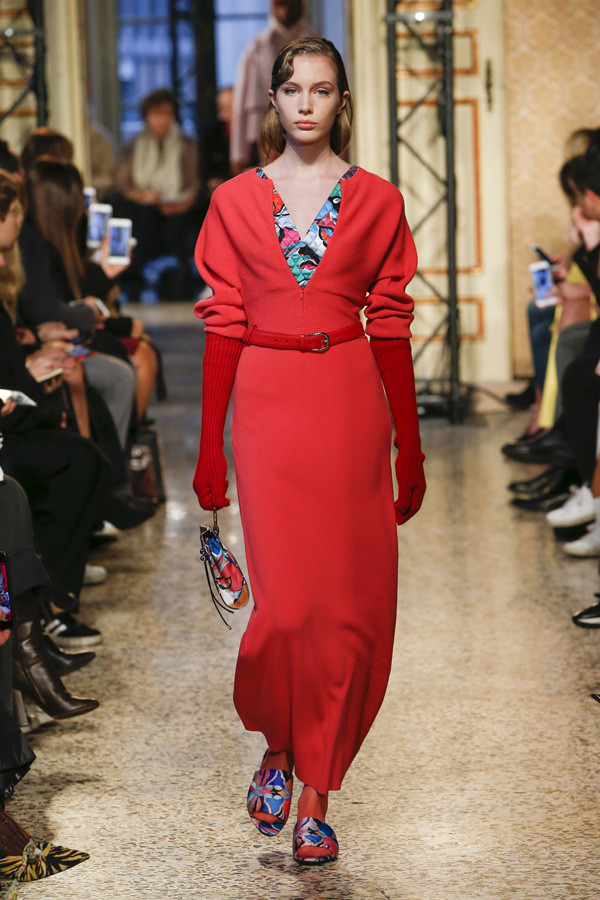 似夏非夏、印花复古女神，Emilio Pucci 2018秋冬高级成衣系列
