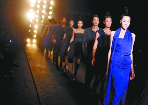 直面困境 中国服装设计师成长之路0.jpg