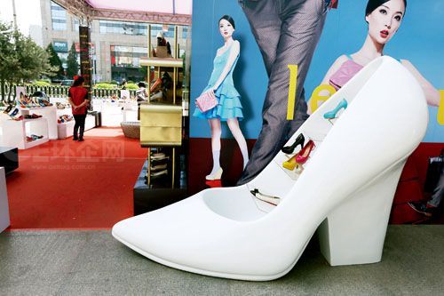 百丽从鞋业跨界女装：究竟会是喜剧还是闹剧？0.jpg