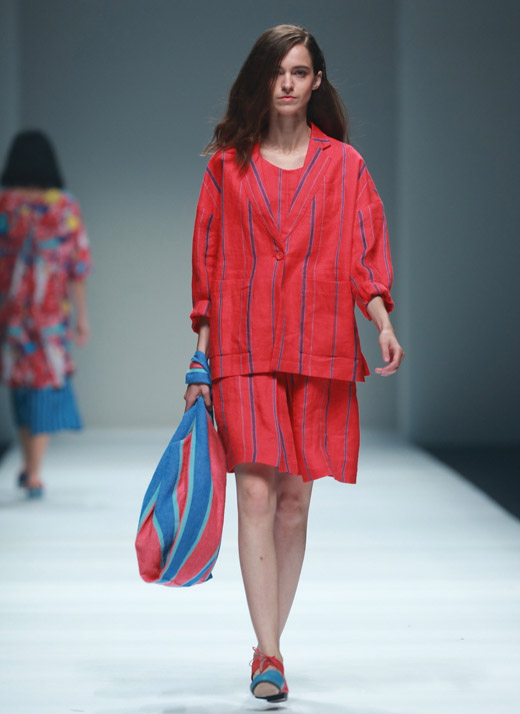 德诗Decoster 2015春夏男女装系列：动感的现代新风貌2.jpg