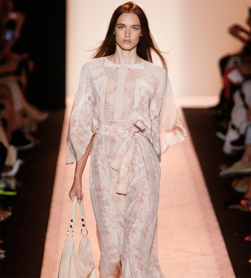 柔美色彩的斑斓重生 BCBG 2015春夏女装秀0.jpg