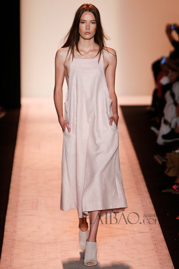 柔美色彩的斑斓重生 BCBG 2015春夏女装秀2.jpg