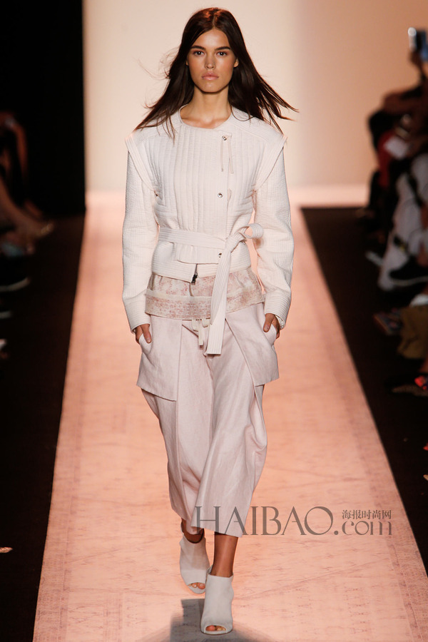 柔美色彩的斑斓重生 BCBG 2015春夏女装秀3.jpg