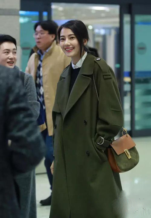 冬大衣不会搭配怎么办 中韩最会穿衣的女星亲示范 0.jpg