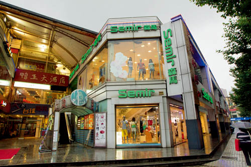 实体店仍充满机会 看优衣库、Zara等大牌怎么做1.jpg