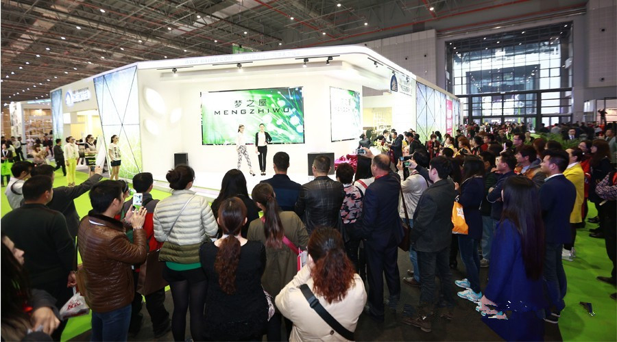 CHIC 2015服博会迎来开门红 首日到场观众5.3万4.jpg