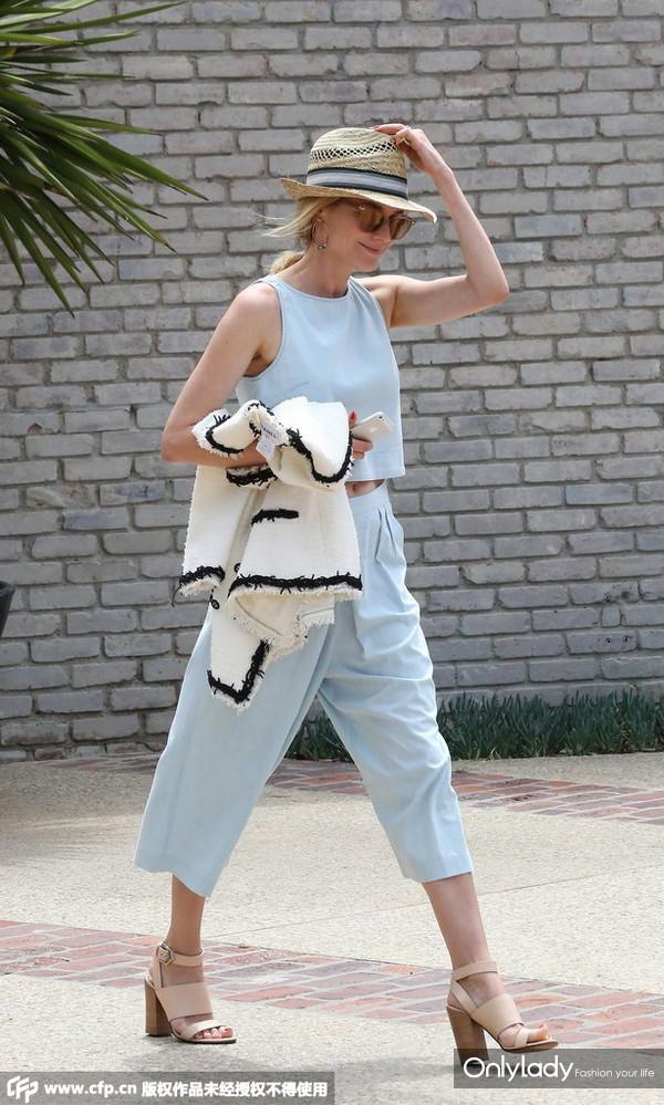 夏日清爽过 穿衣就要有点蓝！(图)1.jpg