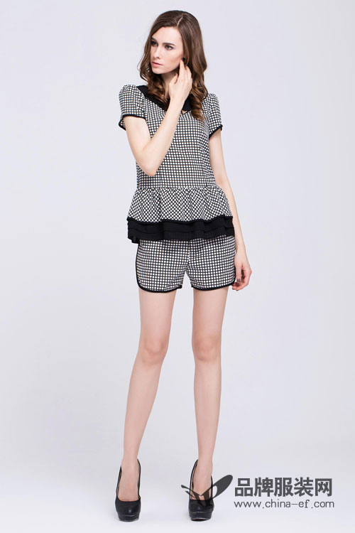 黑白色演绎的时尚舞台 “玛士天纳”品牌女装 1.jpg