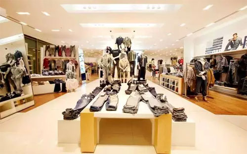 牛仔起家的GAP日子难过 关店又裁员无下限促销1.jpg