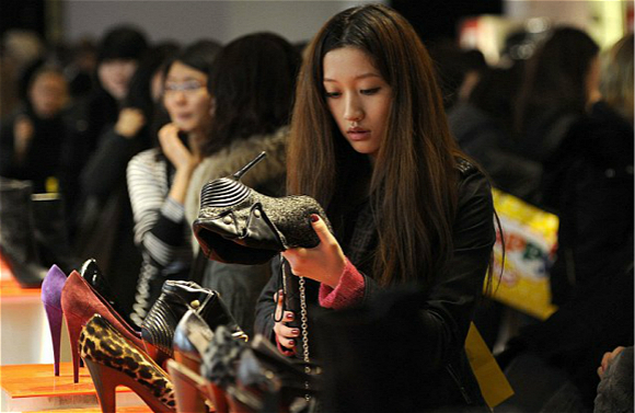 发完最新财报后都说自己业绩回暖 LVMH和开云到底哪家强？1.jpg
