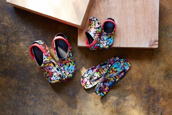 crocs X Burgerman合作款 穿上涂鸦玩味潮流吧！1.jpg