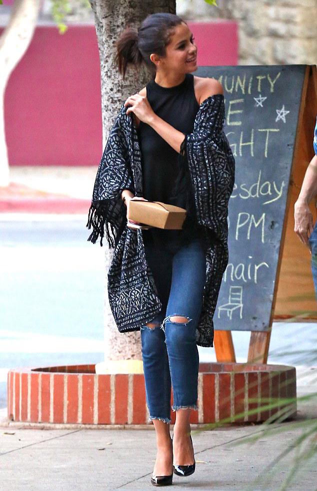 明星们抢着穿的背心 10块钱也能穿出时尚6.jpg