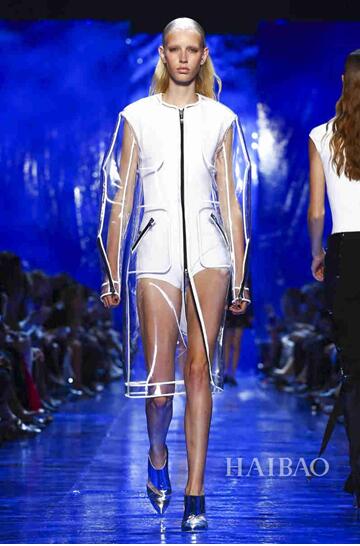 Mugler（穆勒）2017春夏巴黎时装秀 深邃海洋7.jpg