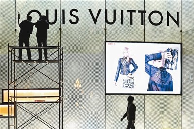 LV在华一年关7家门店 业绩8年最差门店成展厅0.jpg