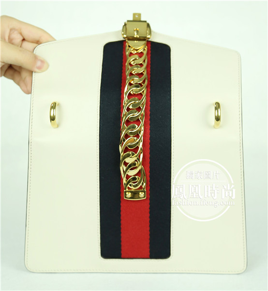 实测Gucci Sylvie手袋 连肩带都这么美难怪卖断货3.jpg