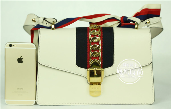 实测Gucci Sylvie手袋 连肩带都这么美难怪卖断货8.jpg