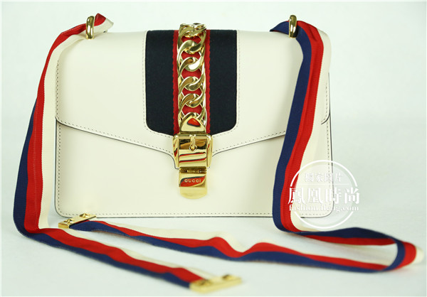 实测Gucci Sylvie手袋 连肩带都这么美难怪卖断货19.jpg