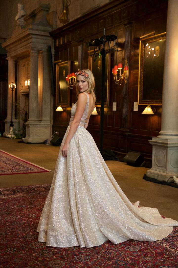 以色列著名品牌Berta发布2016秋冬系列婚纱礼服 1.jpg
