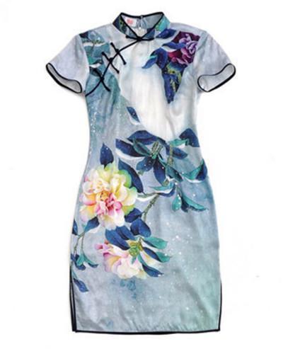 旗袍演绎中式美 这种服装的原型源渊于何时何处0.jpg