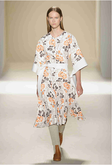 Victoria Beckham2017春夏纽约时装秀 天鹅绒与丝绸编织的性感7.jpg