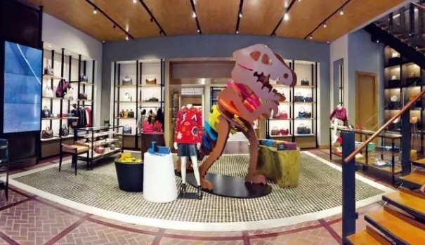 年轻人又开始买Coach了 从关店到双位增长它做了什么？3.jpg