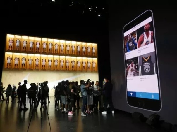 耐克终于把logo印到NBA球衣上，是其与消费者和零售商关系的重构1.jpg