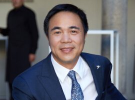 七匹狼周少雄从如何配书员到“狼王”？0.jpg