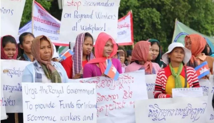 柬埔寨工人又闹事要求加薪 纺织服装业要待不下去了！0.jpg